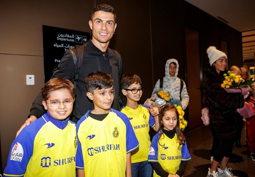 Setelah Heboh Sepekan di Jagat Maya, Ronaldo Tiba di Riyadh Jelang Dikenalkan ke Publik oleh Al-Nassr